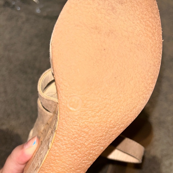 Tan wedge heels - Picture 8 of 10